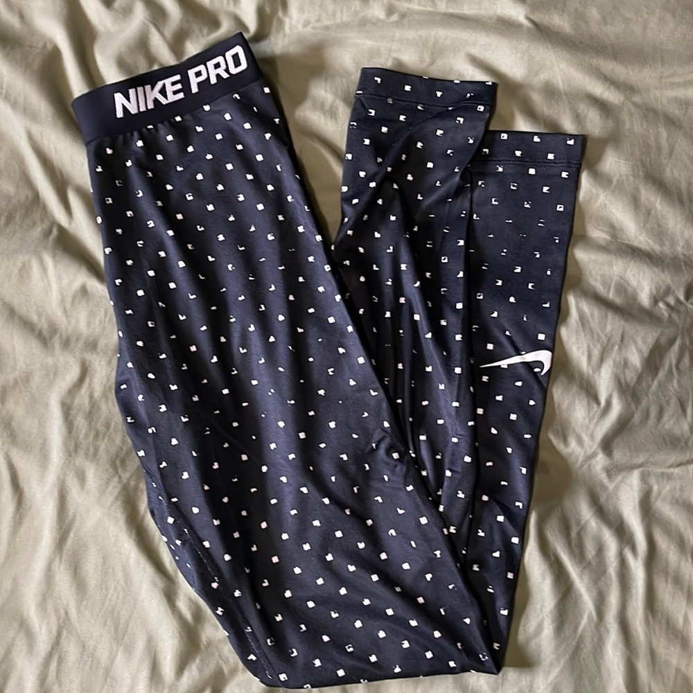 Nike pro work out pants. Size M.